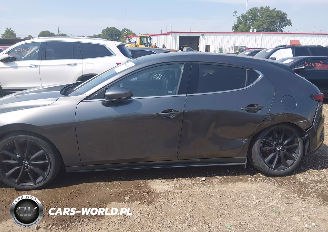 2021 Mazda Mazda3 Premium VIN:JM1BPAML3M1302963 - 15