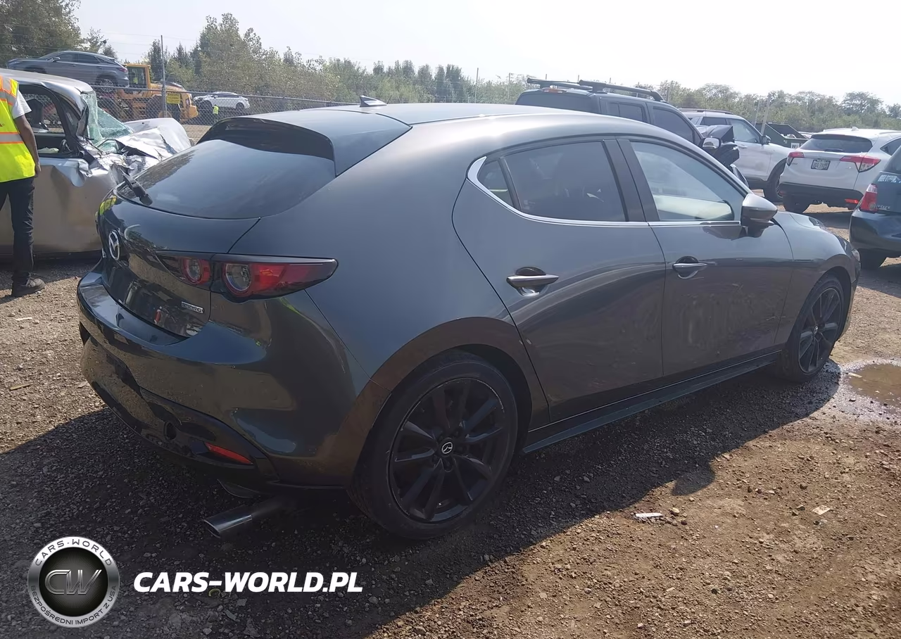 2021 Mazda Mazda3 Premium VIN:JM1BPAML3M1302963 - 4