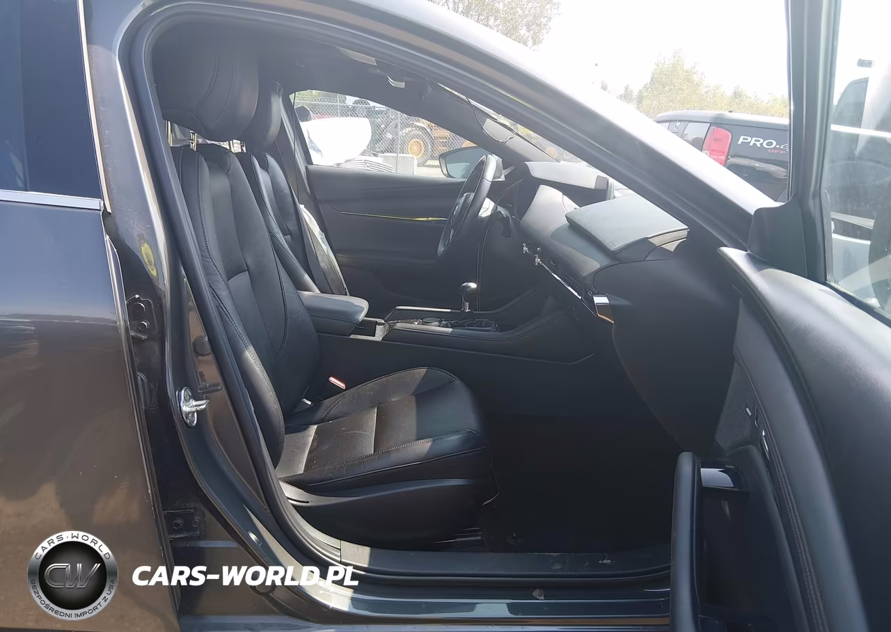 2021 Mazda Mazda3 Premium VIN:JM1BPAML3M1302963 - 5