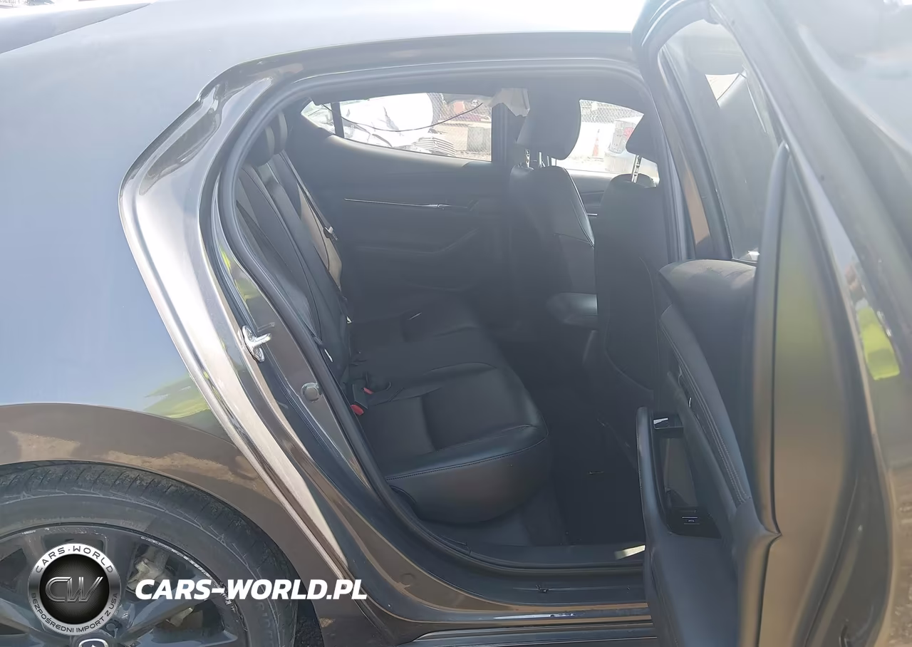 2021 Mazda Mazda3 Premium VIN:JM1BPAML3M1302963 - 8