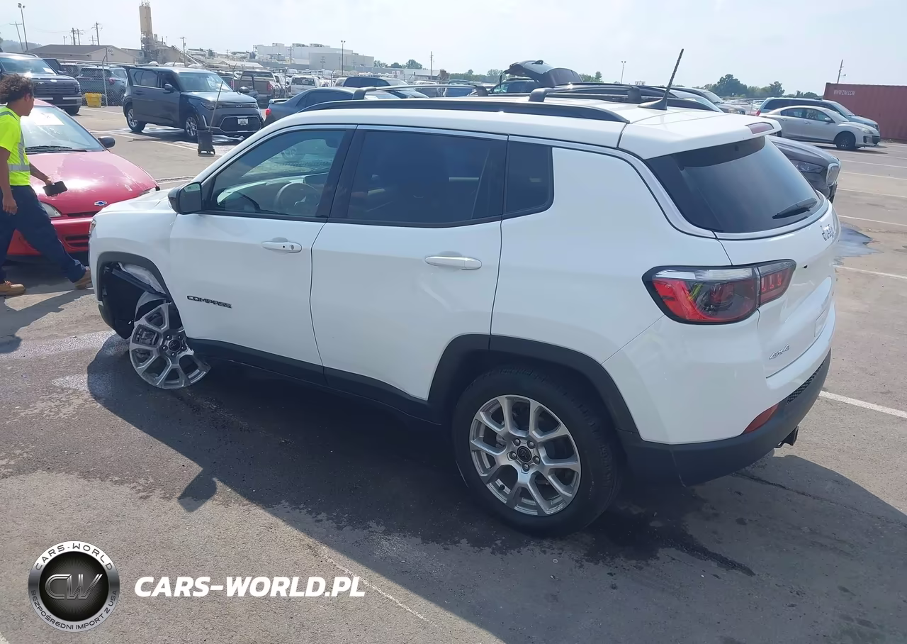 2025 Jeep Compass Latitude 4X4 VIN:3C4NJDBNXST515466 - 3
