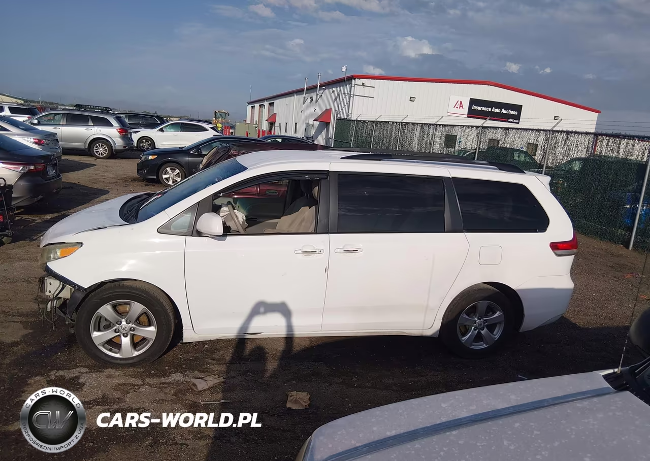 2012 Toyota Sienna Le V6 8 Passenger VIN:5TDKK3DC3CS203748 - 14
