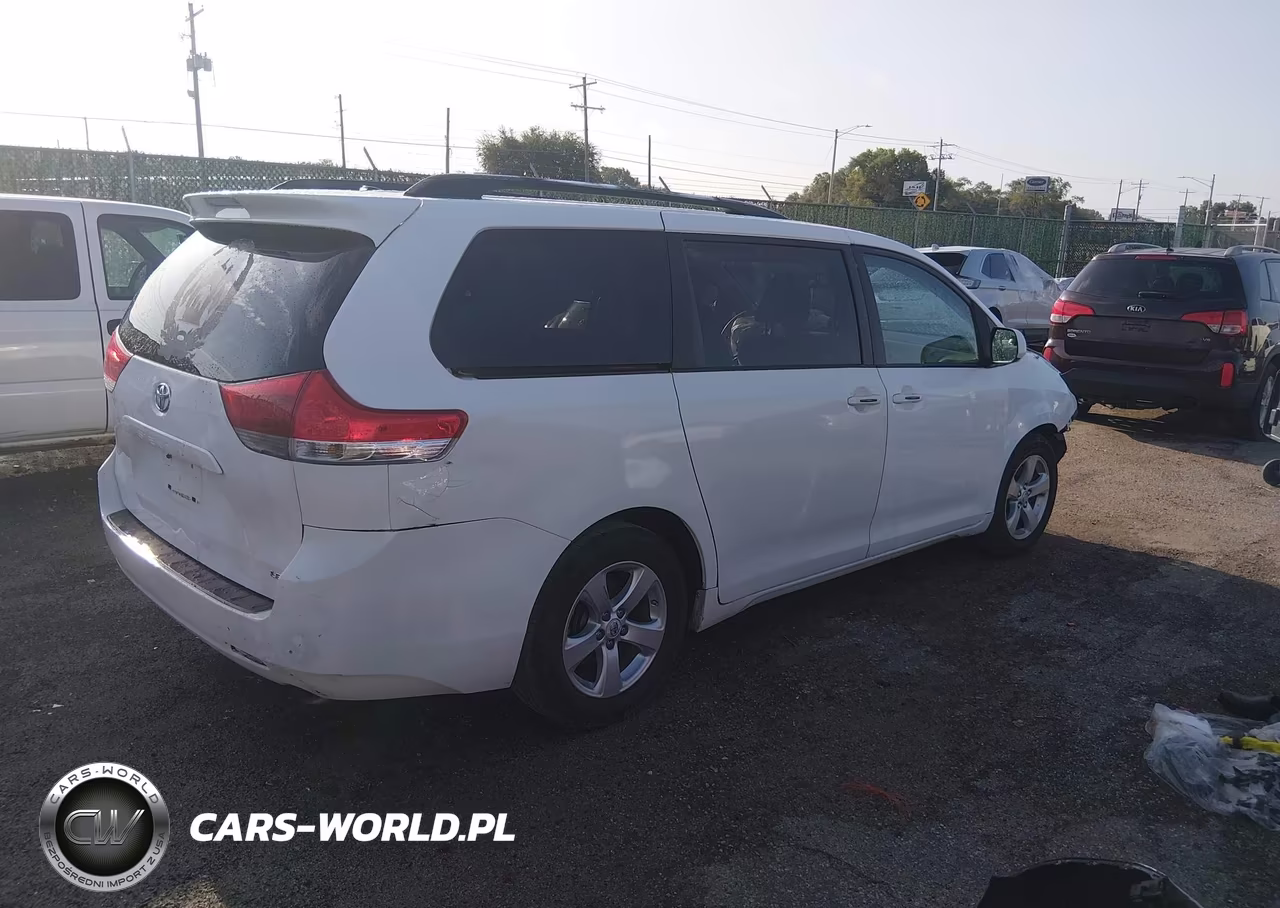 2012 Toyota Sienna Le V6 8 Passenger VIN:5TDKK3DC3CS203748 - 4