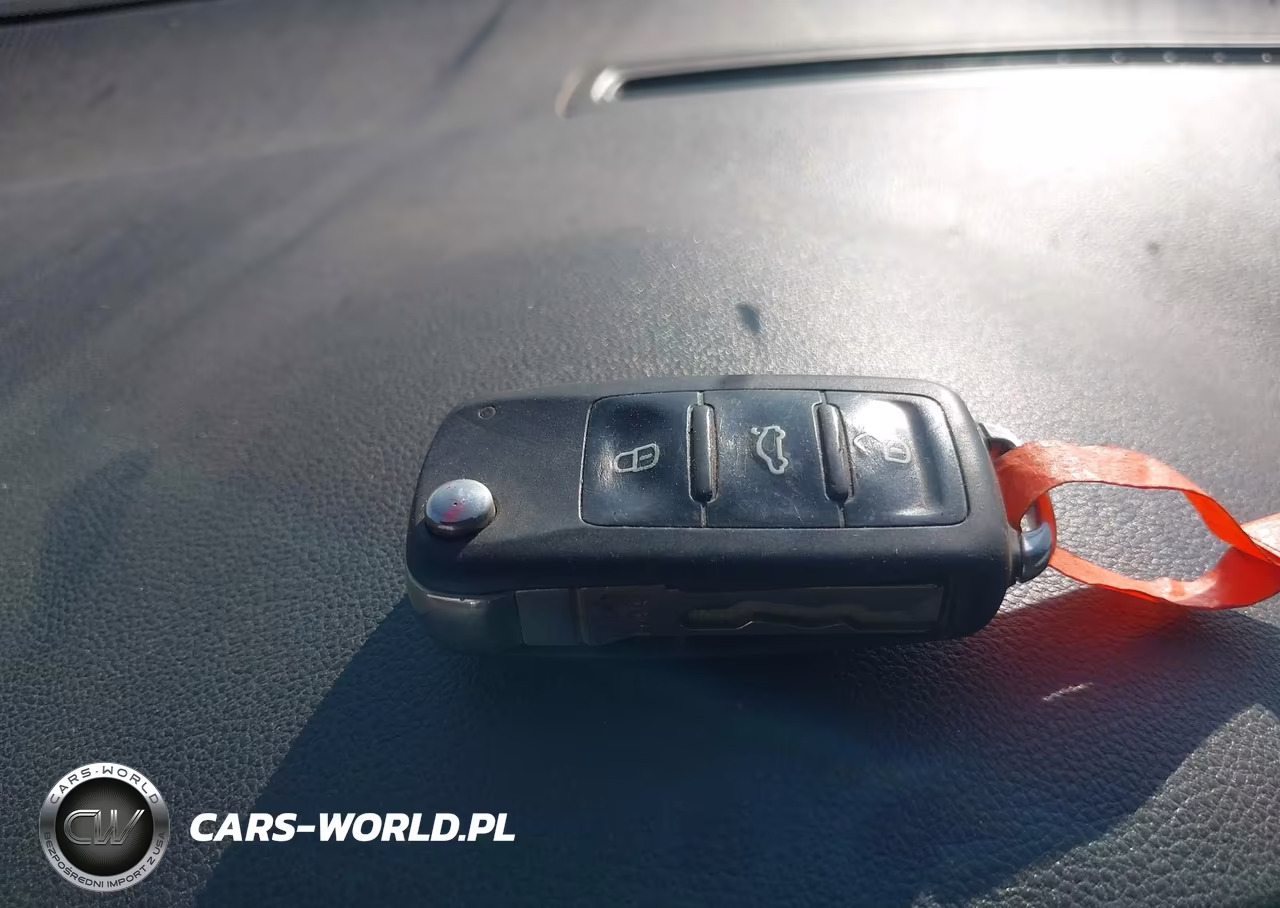 2012 Volkswagen Beetle 2.0T Turbo VIN:3VWVA7AT7CM647854 - 11