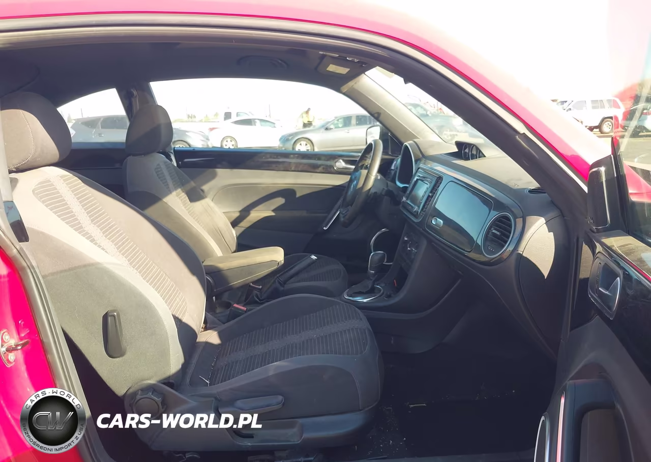 2012 Volkswagen Beetle 2.0T Turbo VIN:3VWVA7AT7CM647854 - 5