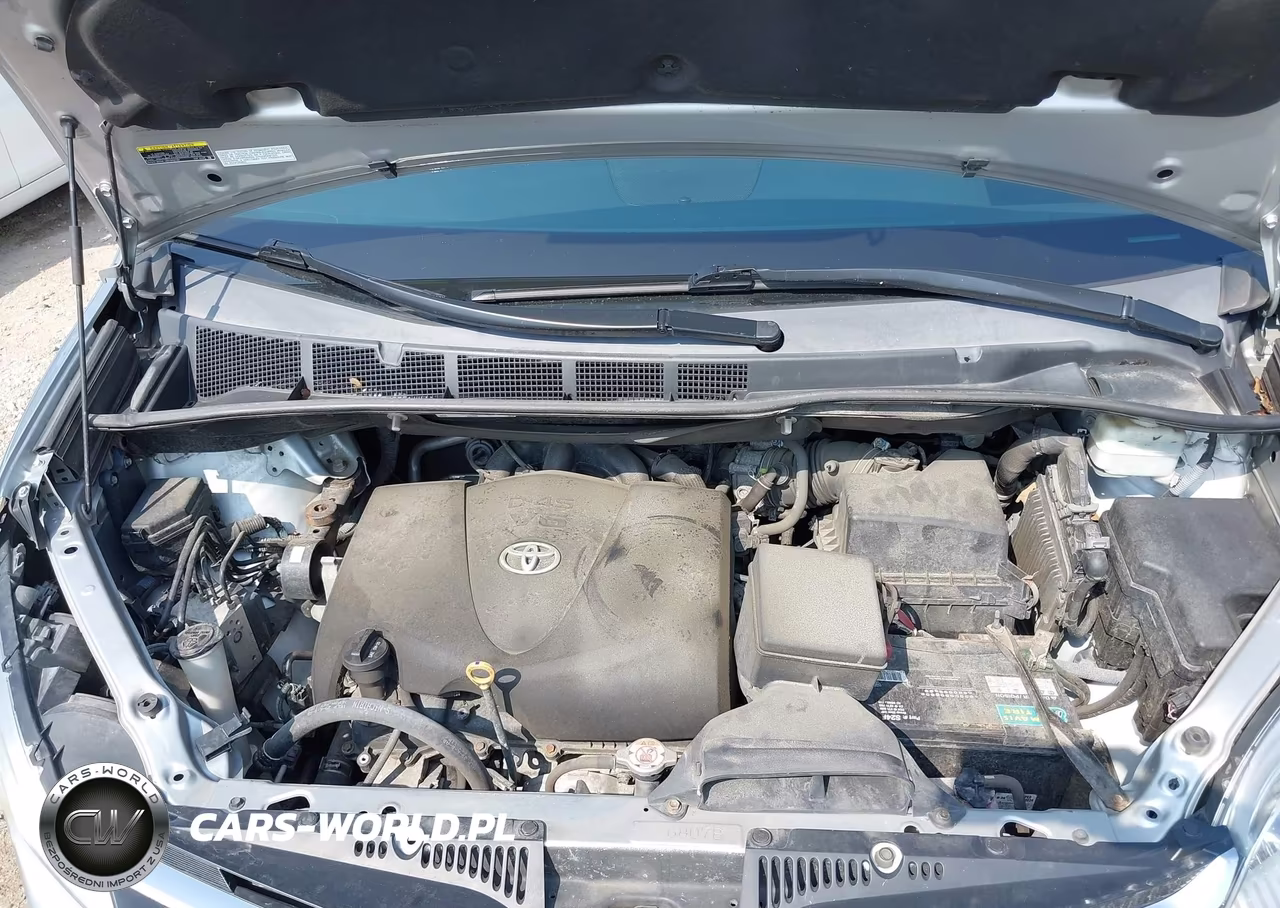 2019 Toyota Sienna Le 7 Passenger VIN:5TDJZ3DC9KS225565 - 10