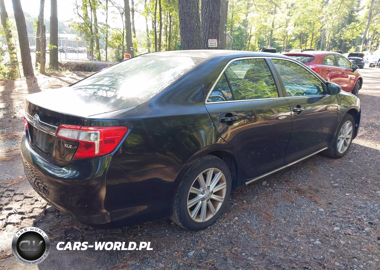 2013 Toyota Camry Xle VIN:4T1BF1FKXDU287279 - 4