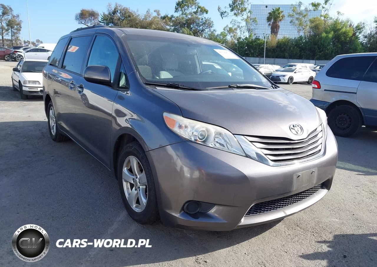 2017 Toyota Sienna Le 8 Passenger VIN:5TDKZ3DCXHS798245 - 1