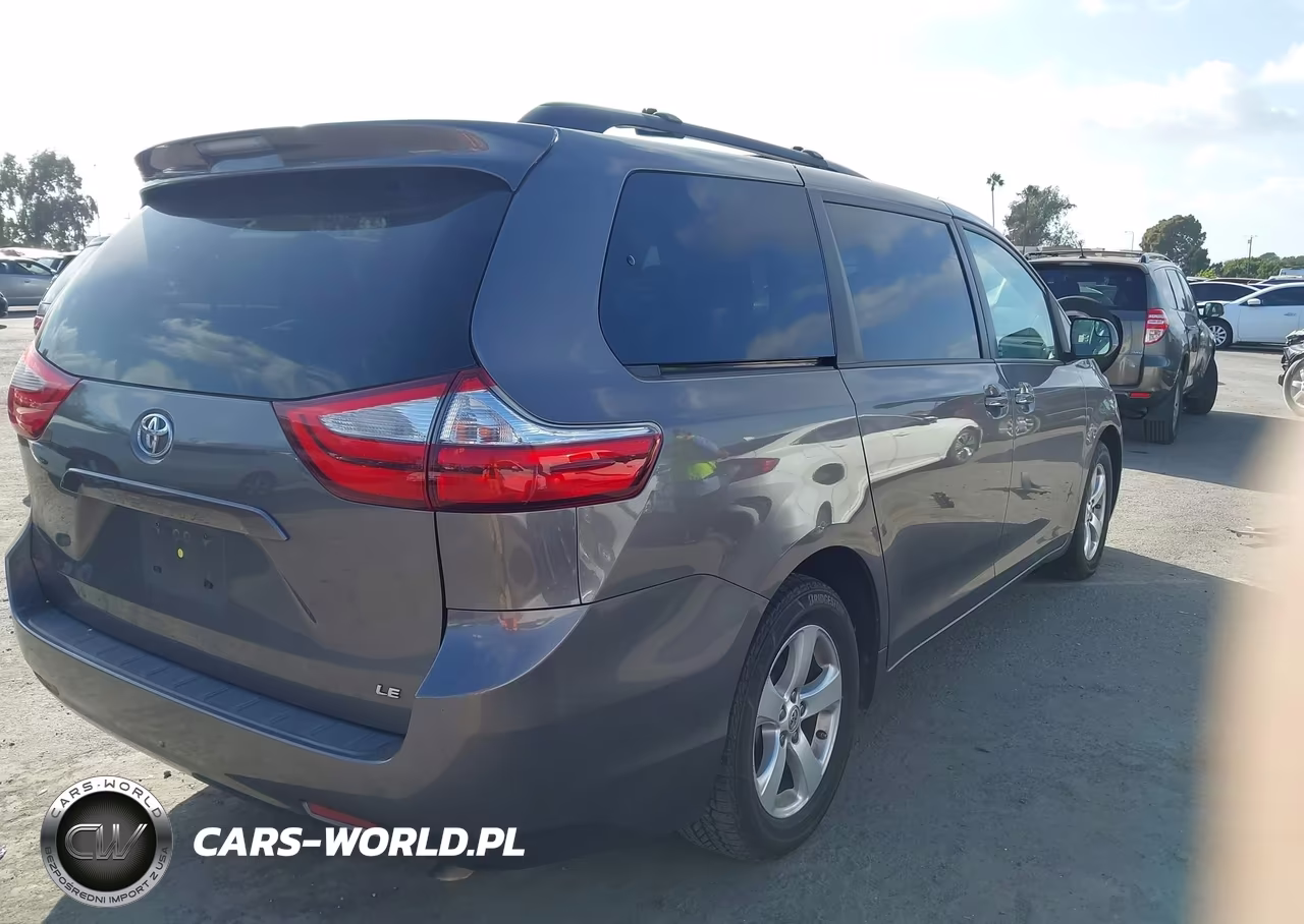 2017 Toyota Sienna Le 8 Passenger VIN:5TDKZ3DCXHS798245 - 4