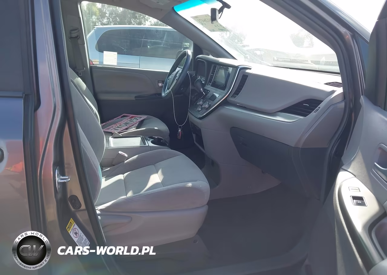 2017 Toyota Sienna Le 8 Passenger VIN:5TDKZ3DCXHS798245 - 5