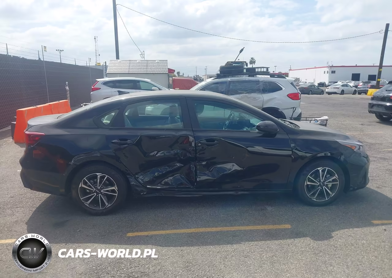 2023 Kia Forte Lxs VIN:3KPF24AD2PE676156 - 13