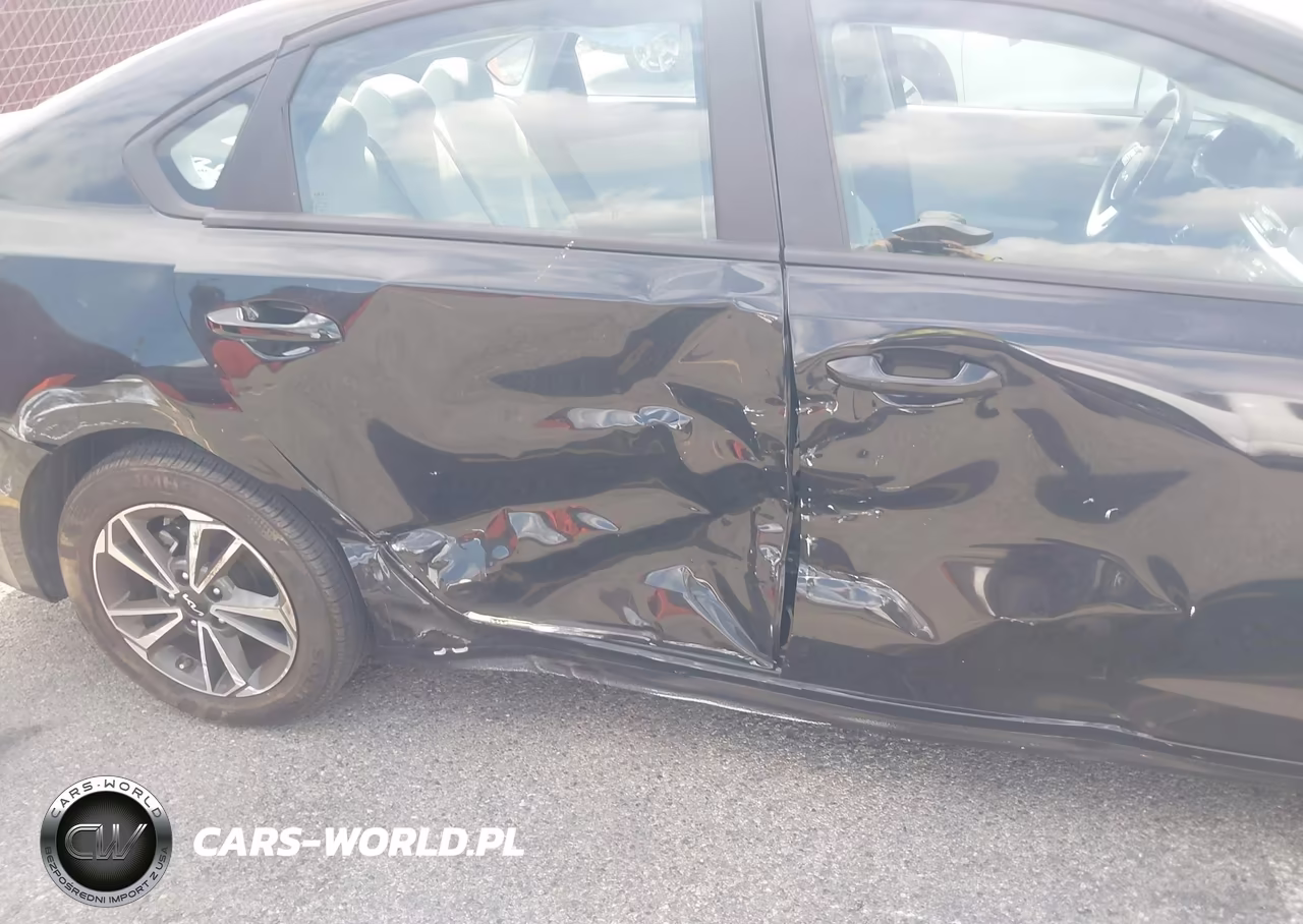 2023 Kia Forte Lxs VIN:3KPF24AD2PE676156 - 18