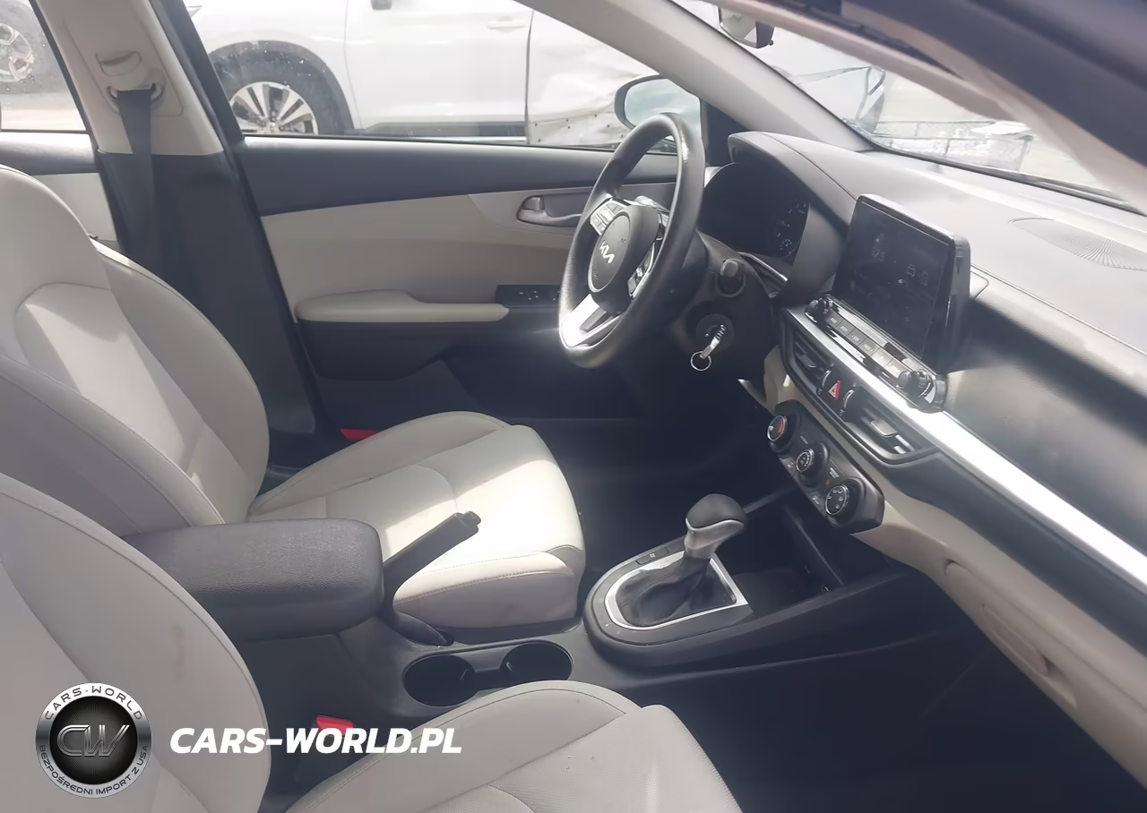 2023 Kia Forte Lxs VIN:3KPF24AD2PE676156 - 5