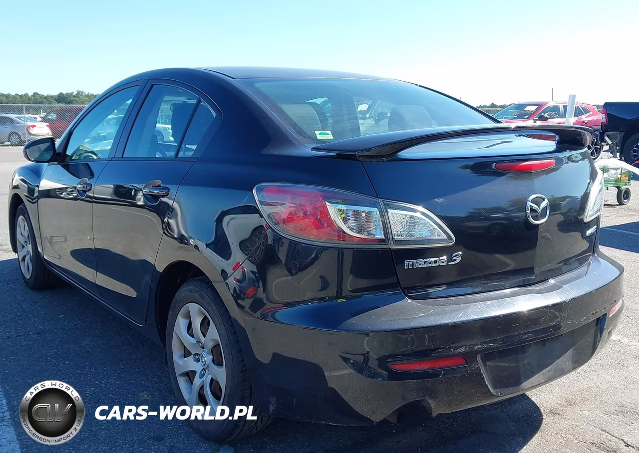 2013 Mazda Mazda3 I Sport VIN:JM1BL1UP0D1786119 - 3