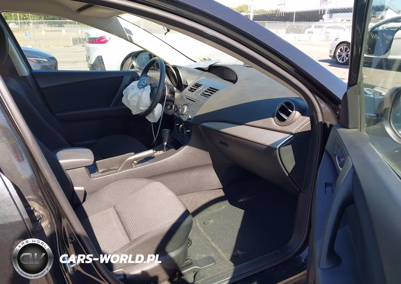 2013 Mazda Mazda3 I Sport VIN:JM1BL1UP0D1786119 - 5