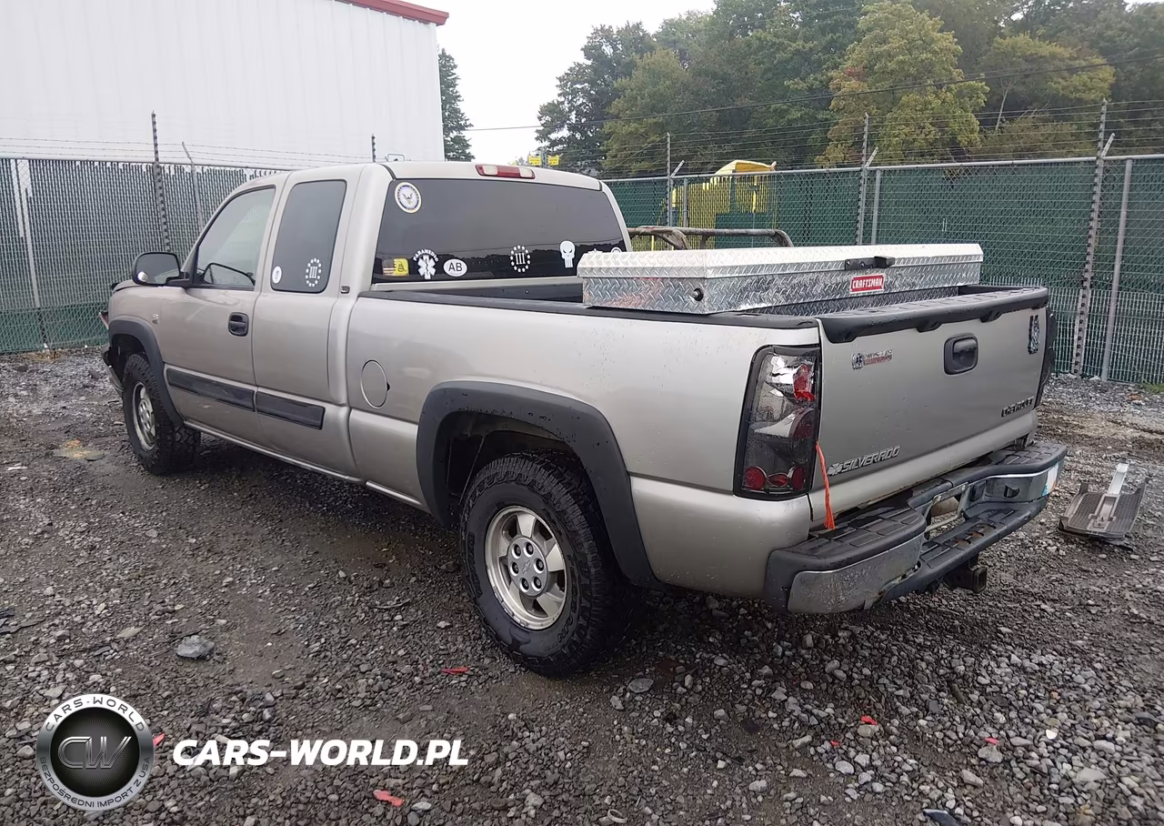 2003 Chevrolet Silverado 1500 Ls VIN:2GCEK19T331215786 - 3