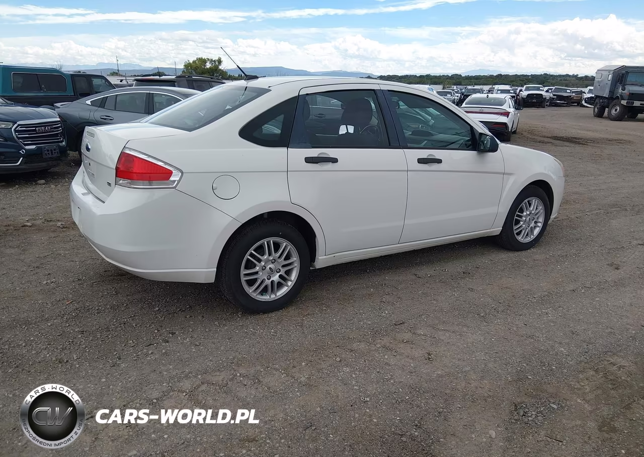 2009 Ford Focus Se VIN:1FAHP35N39W159082 - 4