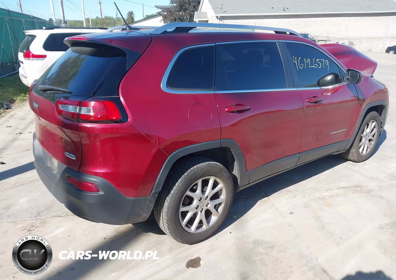 2015 Jeep Cherokee Latitude VIN:1C4PJLCB6FW711430 - 4