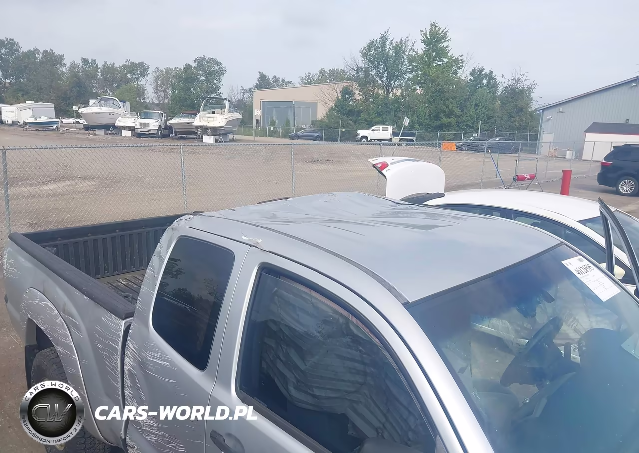 2011 Toyota Tacoma Prerunner V6 VIN:5TFTU4GN3BX010770 - 14