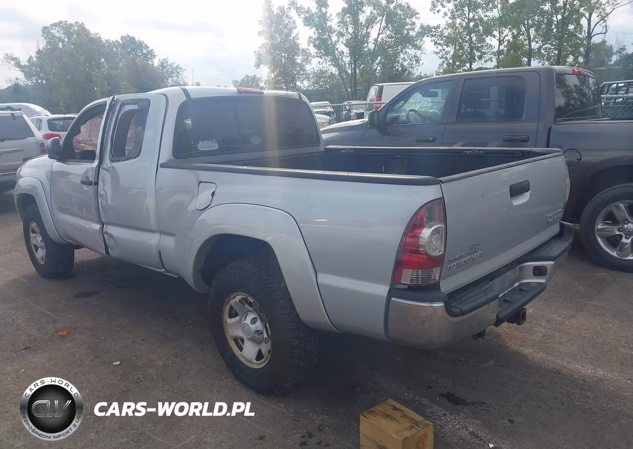 2011 Toyota Tacoma Prerunner V6 VIN:5TFTU4GN3BX010770 - 3