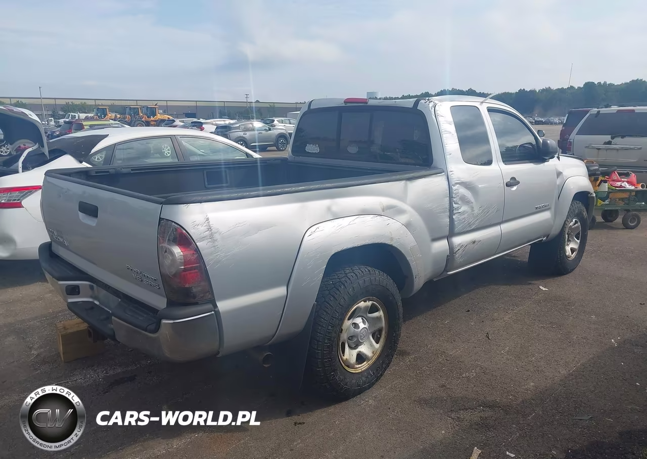 2011 Toyota Tacoma Prerunner V6 VIN:5TFTU4GN3BX010770 - 4