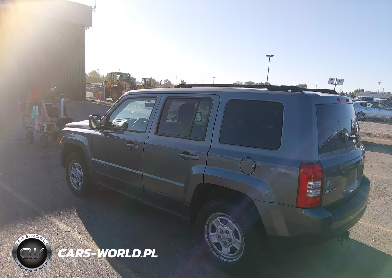 2014 Jeep Patriot Sport VIN:1C4NJRBB8ED558183 - 3