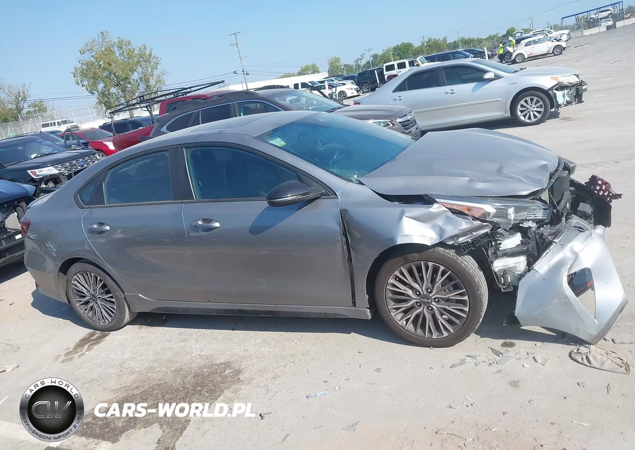 2023 Kia Forte Gt-Line VIN:3KPF54AD4PE574574 - 13