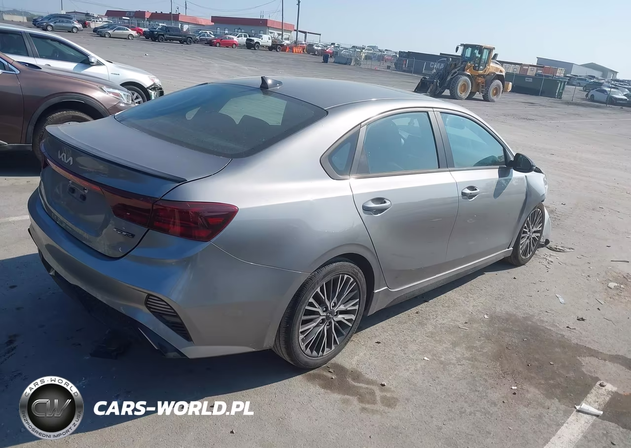 2023 Kia Forte Gt-Line VIN:3KPF54AD4PE574574 - 4