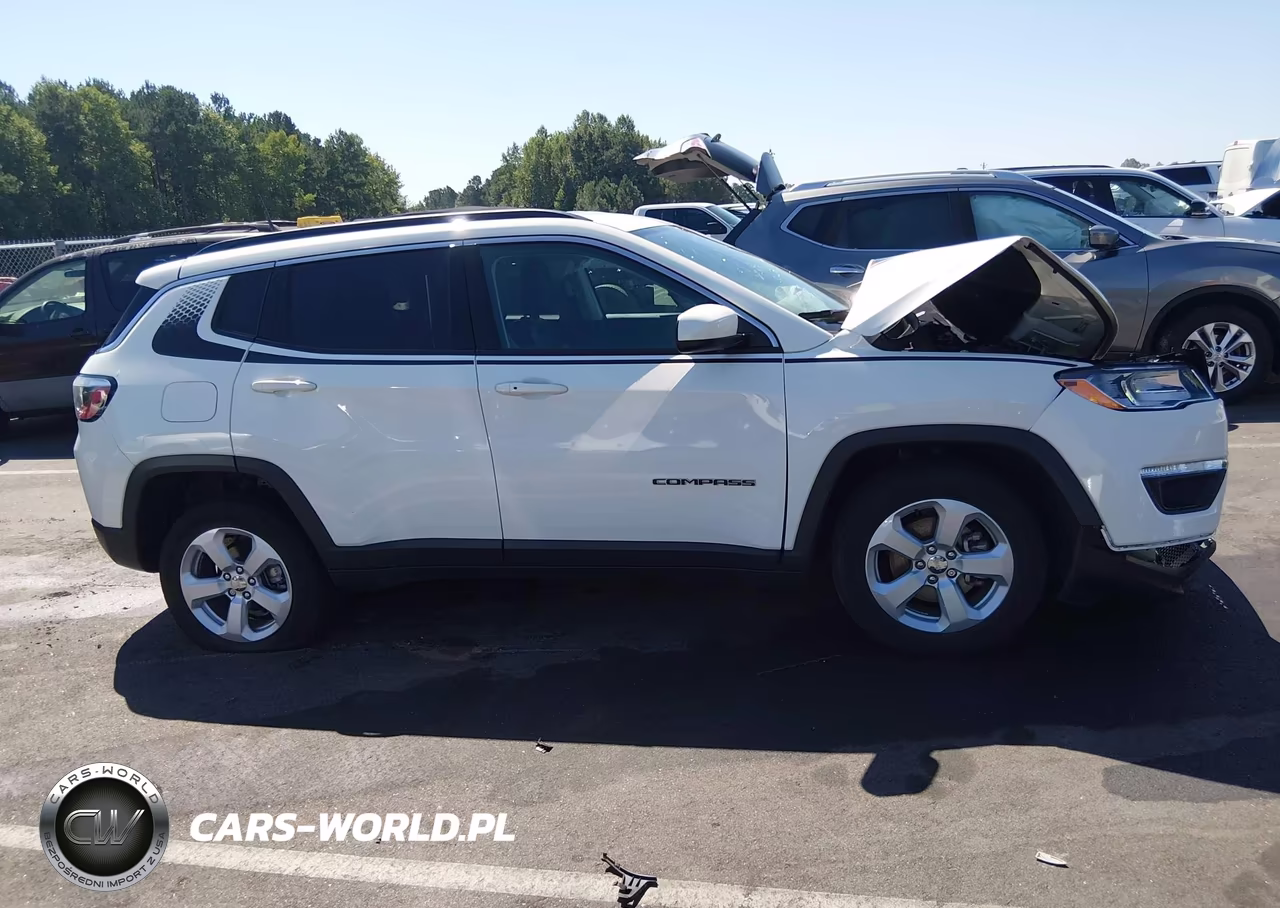 2018 Jeep Compass Latitude 4X4 VIN:3C4NJDBB8JT455000 - 13