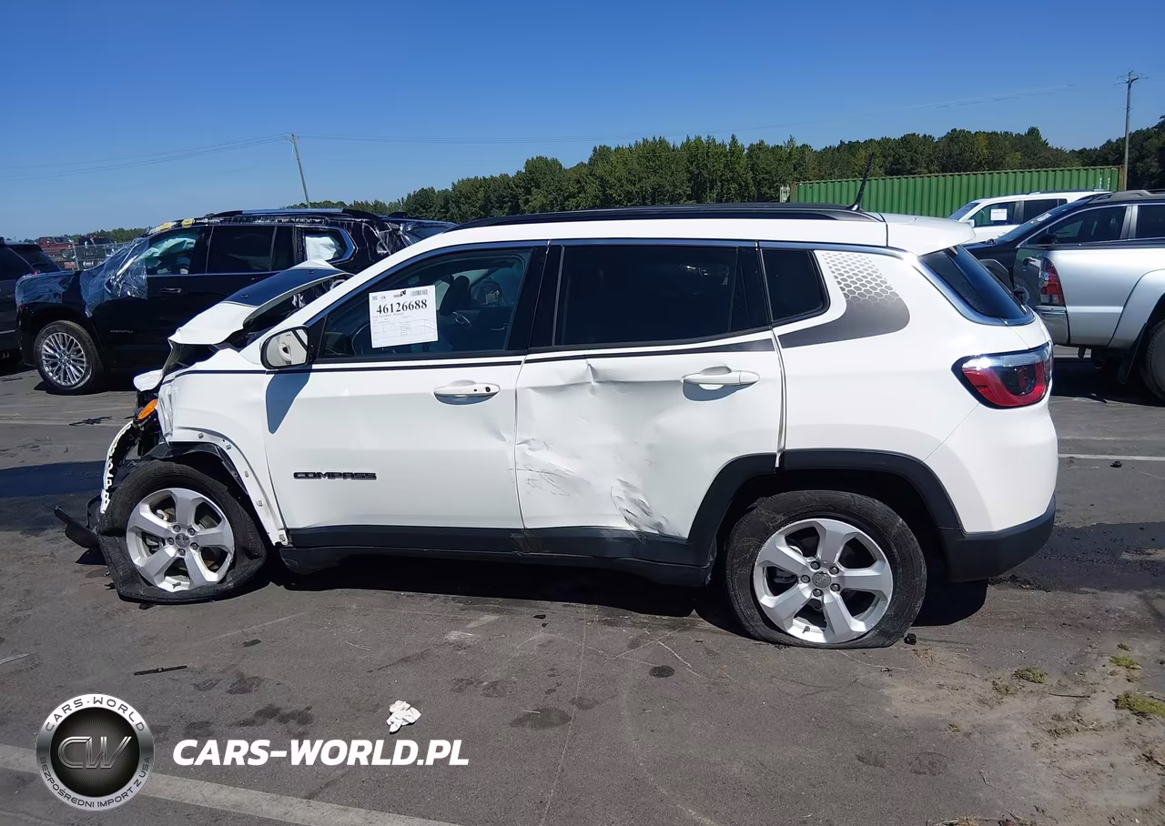 2018 Jeep Compass Latitude 4X4 VIN:3C4NJDBB8JT455000 - 14