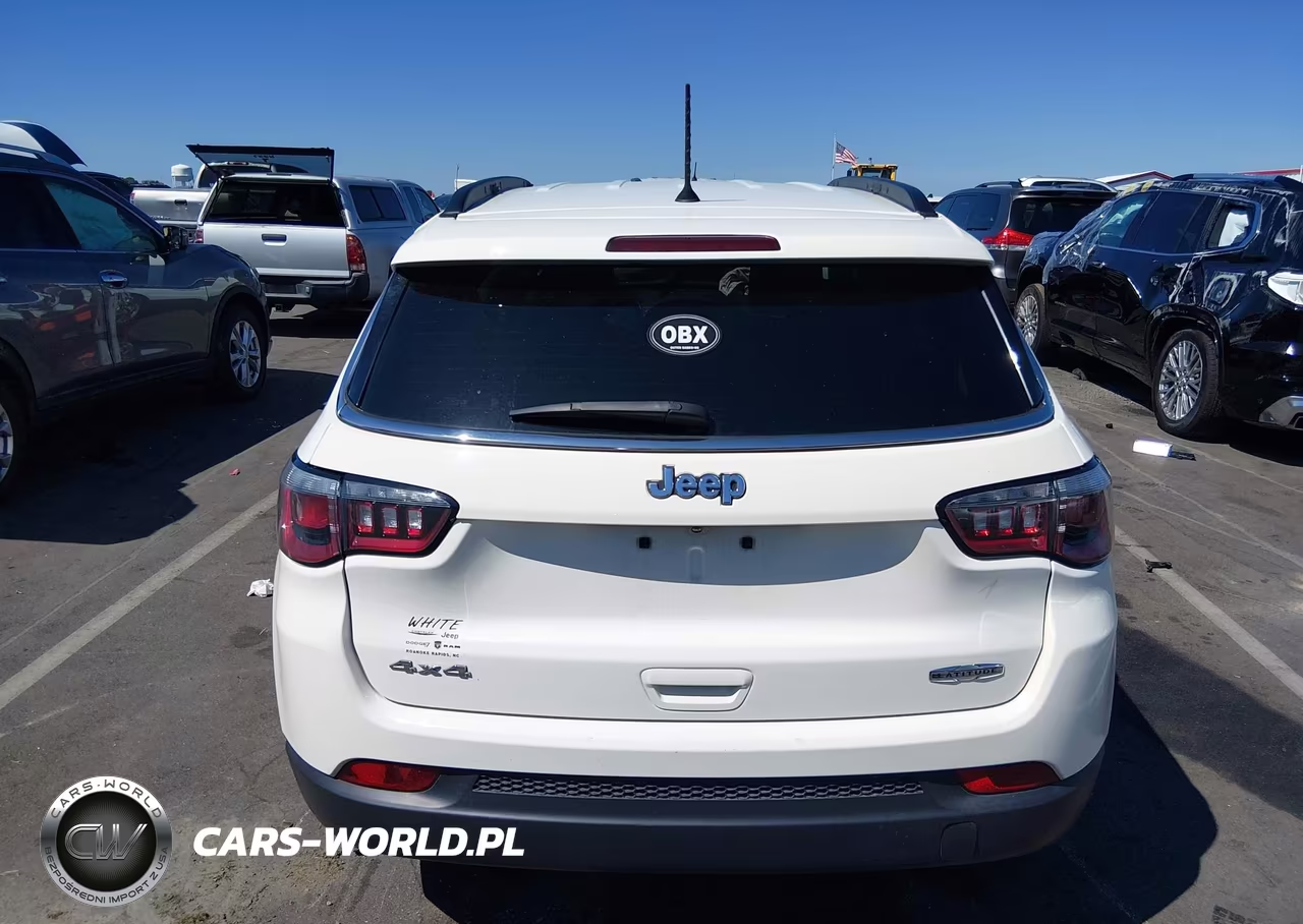 2018 Jeep Compass Latitude 4X4 VIN:3C4NJDBB8JT455000 - 16
