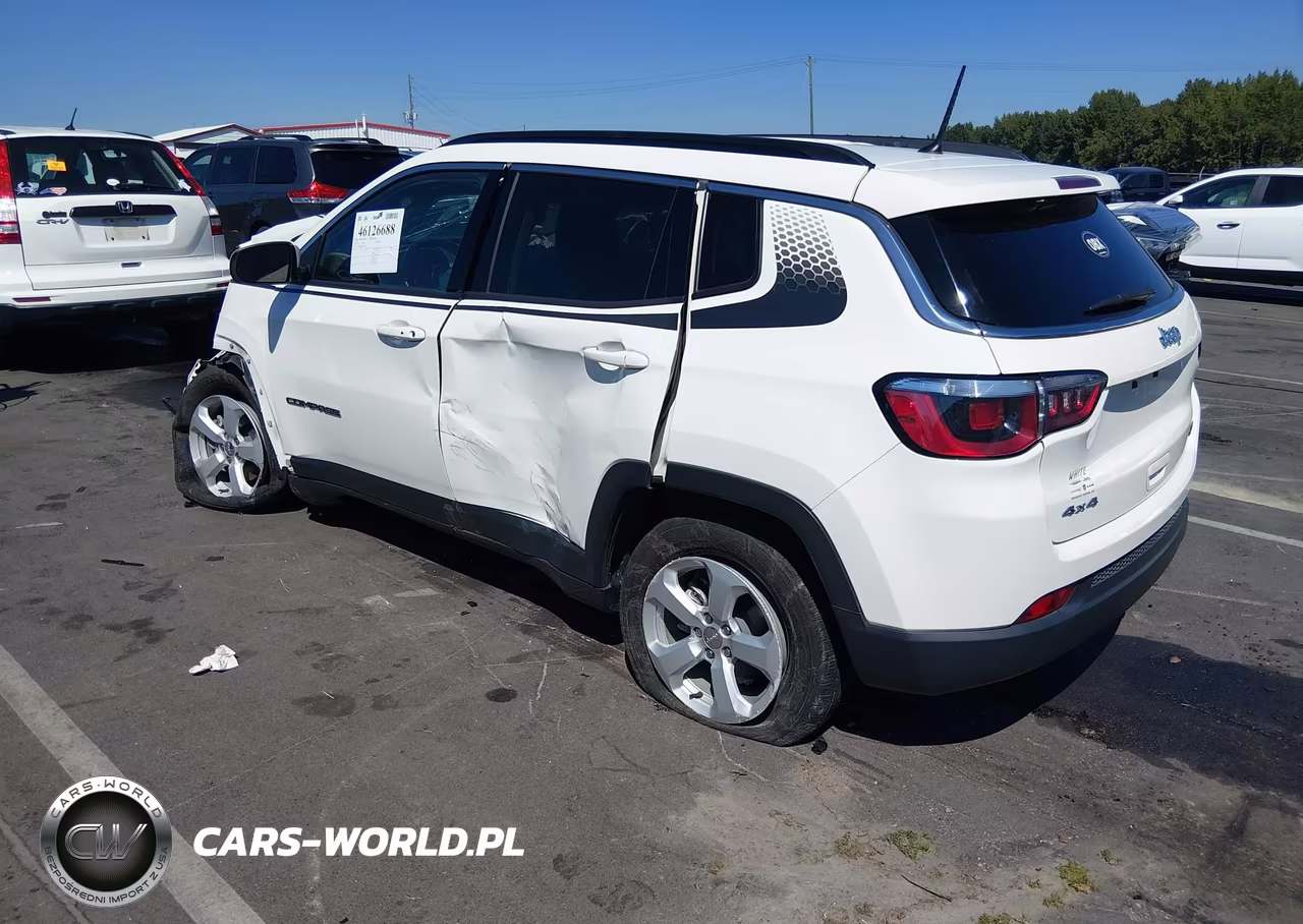 2018 Jeep Compass Latitude 4X4 VIN:3C4NJDBB8JT455000 - 3