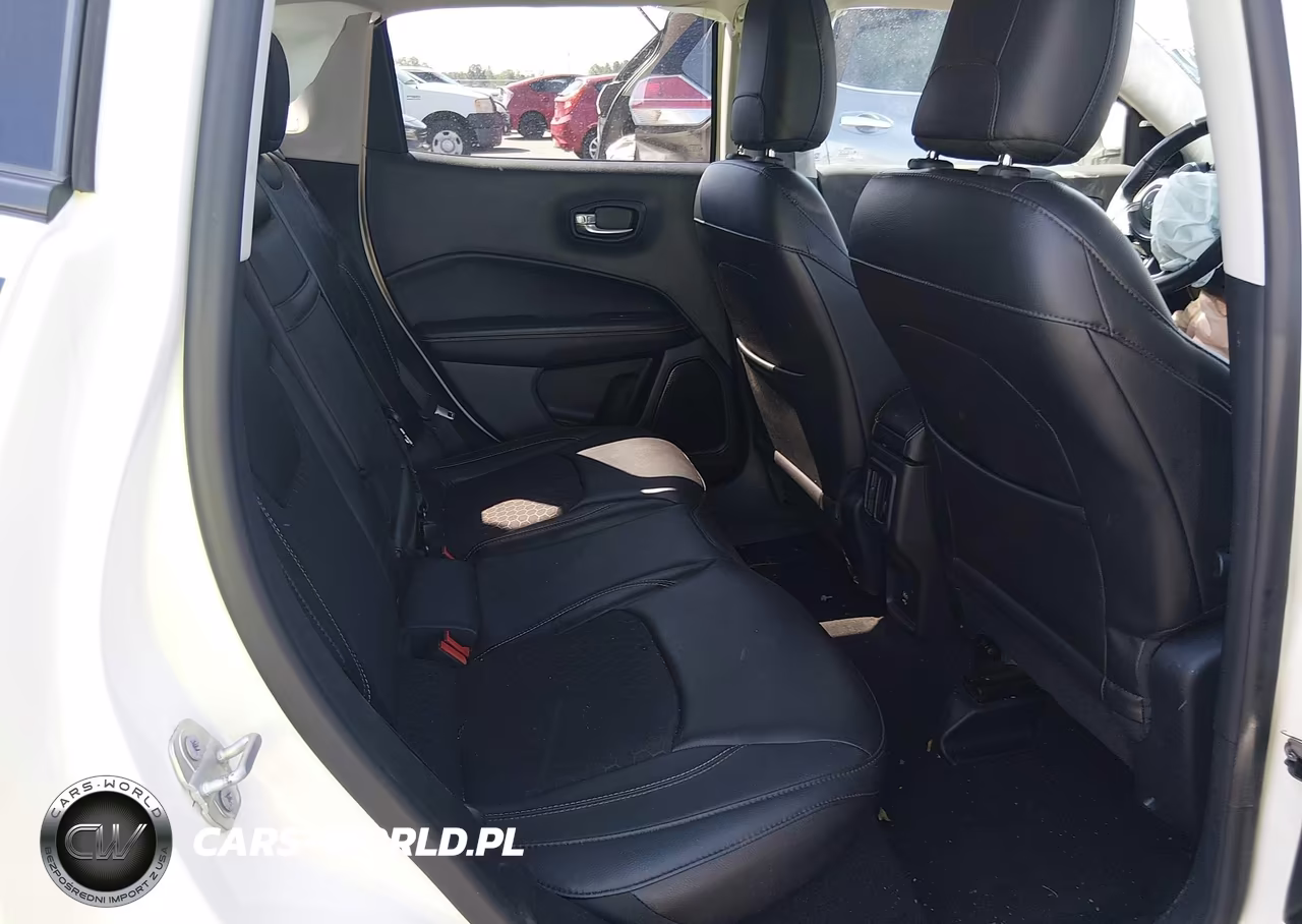 2018 Jeep Compass Latitude 4X4 VIN:3C4NJDBB8JT455000 - 8