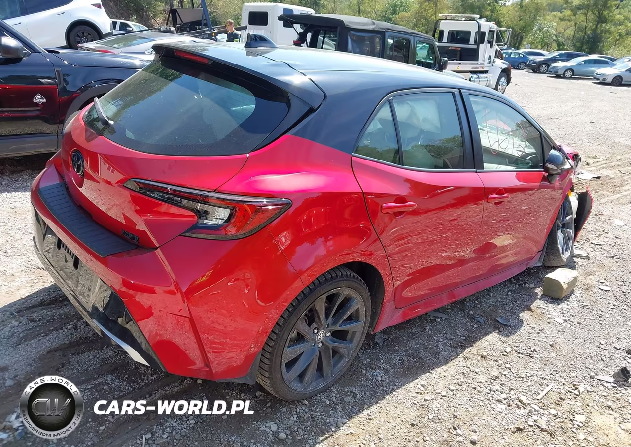 2024 Toyota Corolla Xse VIN:JTNC4MBE3R3232133 - 4