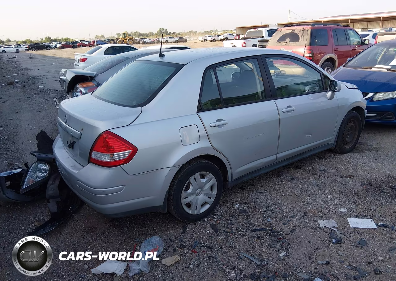 2010 Nissan Versa 1.8S VIN:3N1BC1AP5AL466919 - 4