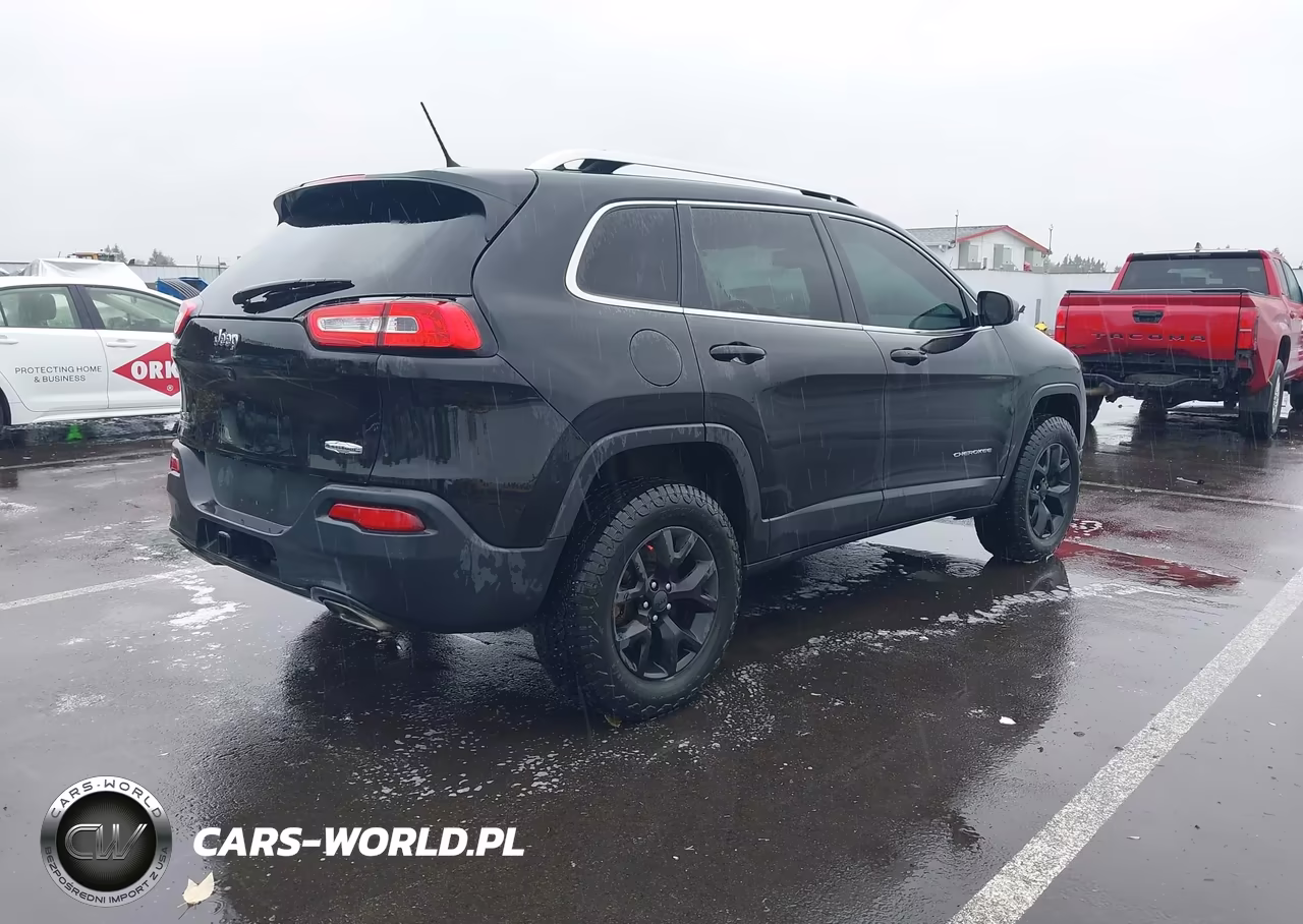 2015 Jeep Cherokee Latitude VIN:1C4PJMCS5FW642025 - 4
