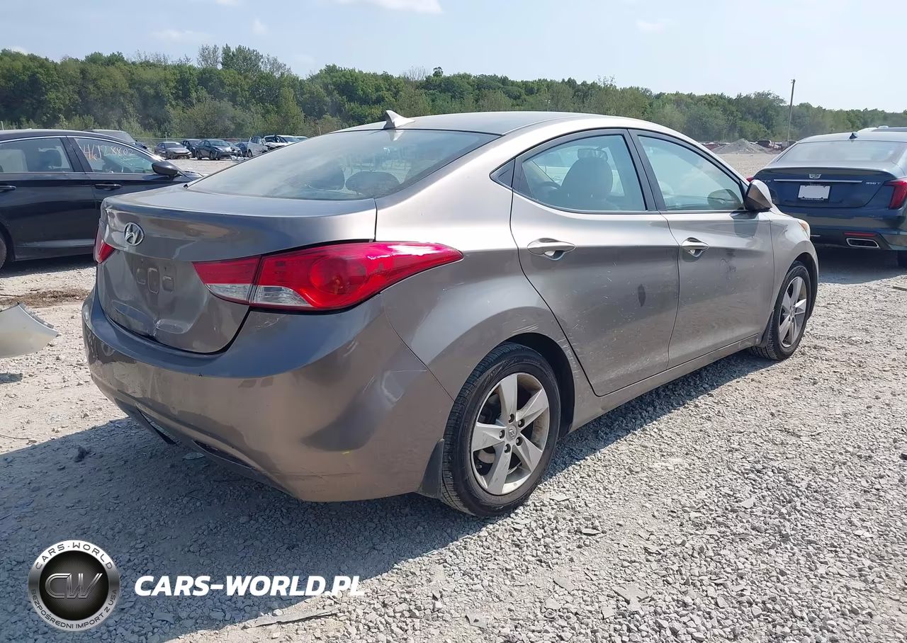 2013 Hyundai Elantra Gls VIN:5NPDH4AE1DH398419 - 4