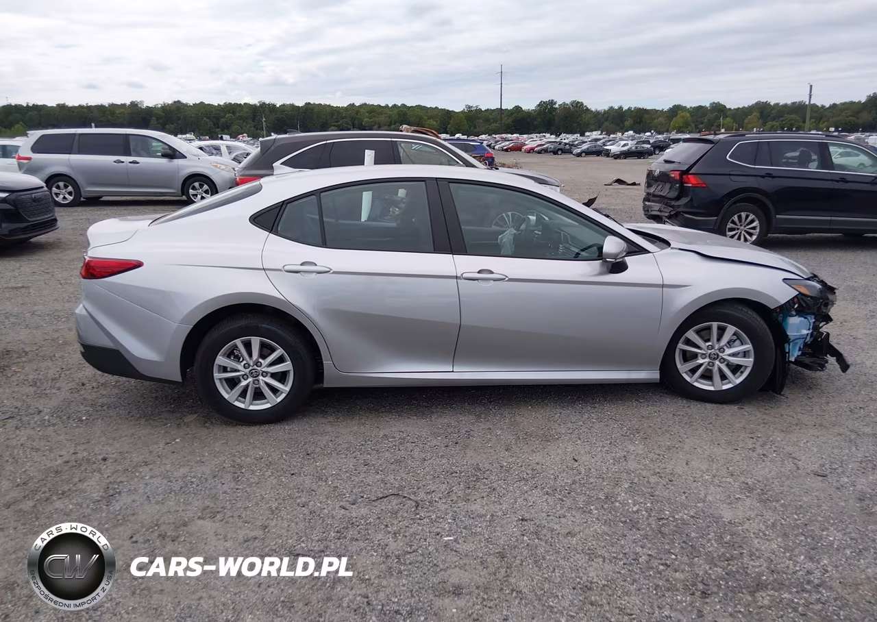 2026 Toyota Camry Le VIN:4T1DAACK2TU783302 - 13