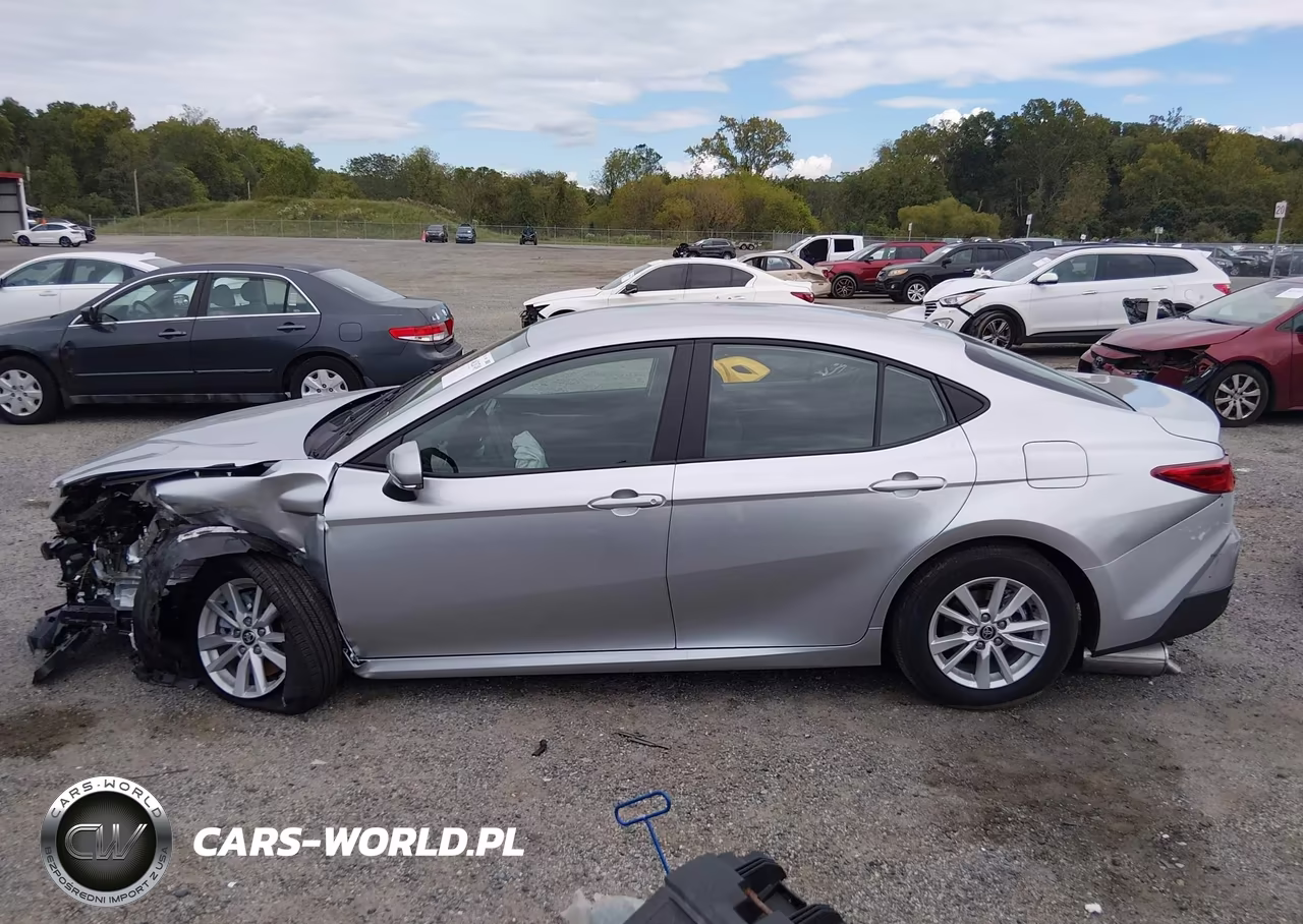 2026 Toyota Camry Le VIN:4T1DAACK2TU783302 - 14