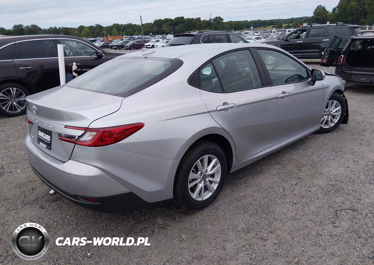 2026 Toyota Camry Le VIN:4T1DAACK2TU783302 - 4