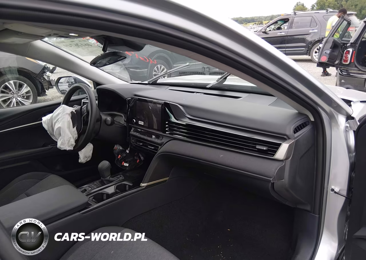 2026 Toyota Camry Le VIN:4T1DAACK2TU783302 - 5