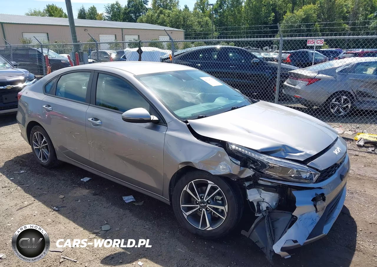 2023 Kia Forte Lxs – zdjęcie 1 z 17