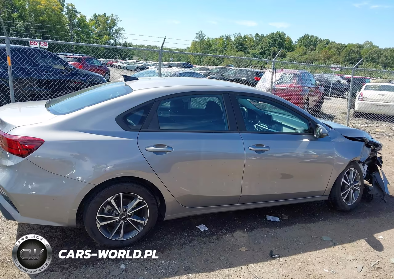 2023 Kia Forte Lxs VIN:3KPF24AD8PE556023 - 14