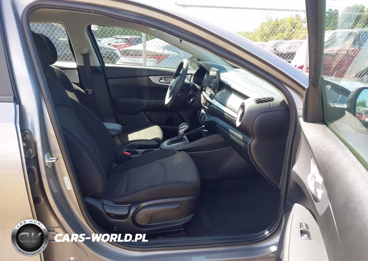 2023 Kia Forte Lxs VIN:3KPF24AD8PE556023 - 5