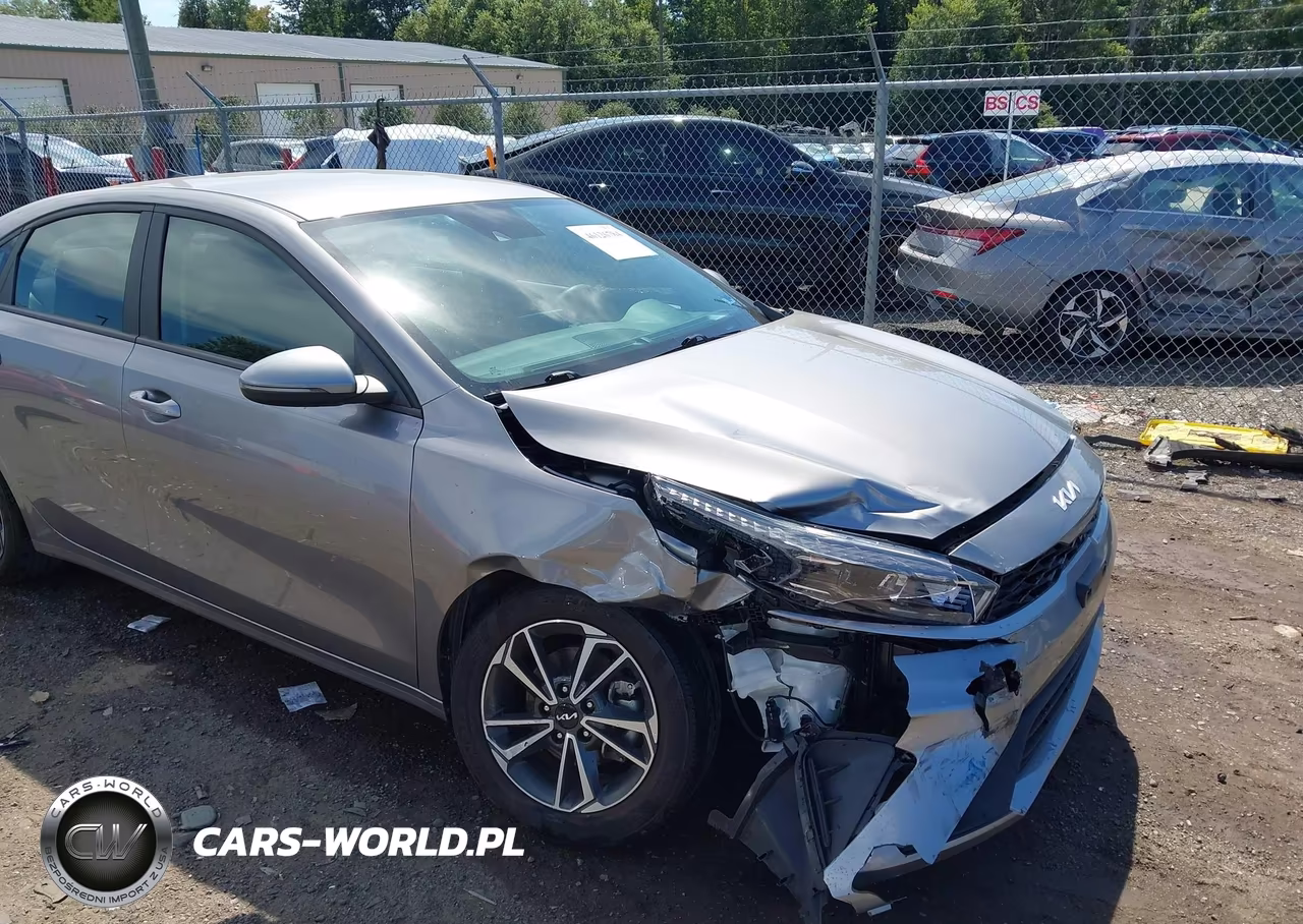 2023 Kia Forte Lxs VIN:3KPF24AD8PE556023 - 6