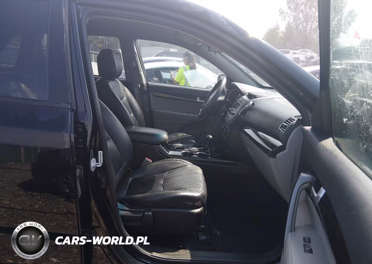 2015 Kia Sorento Lx VIN:5XYKTCA65FG558594 - 5