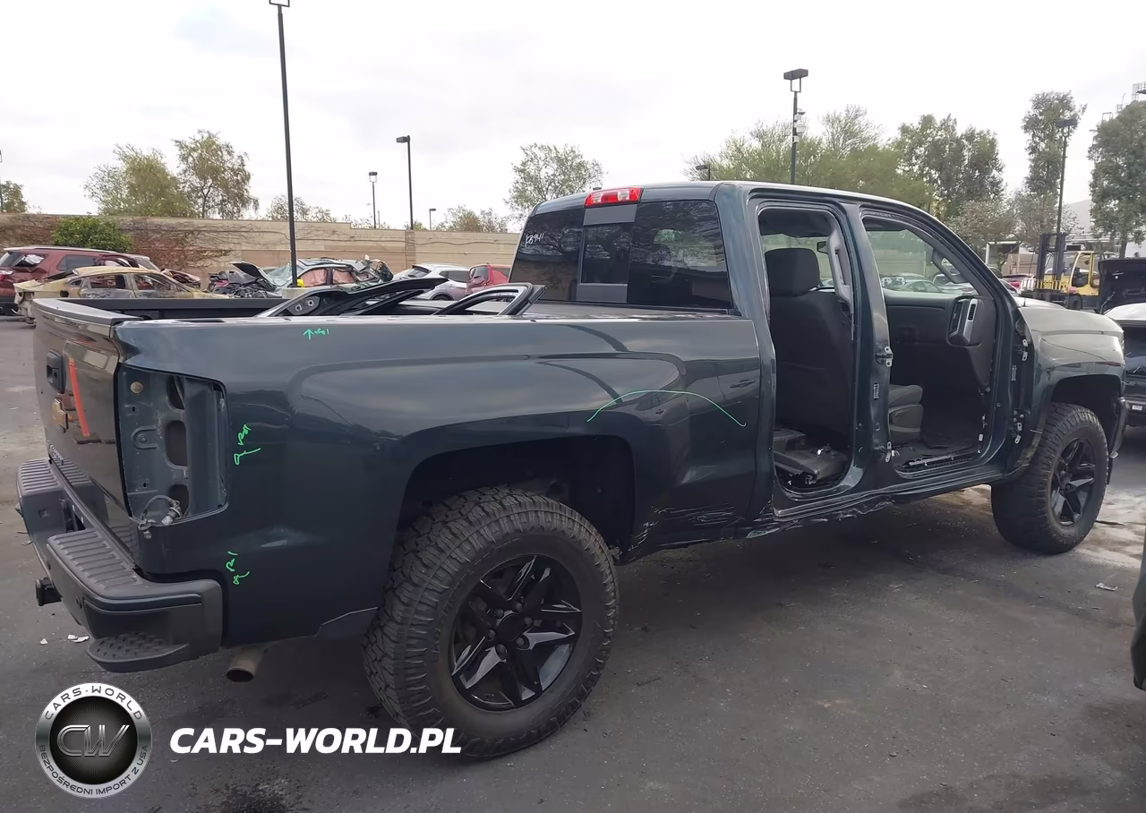 2018 Chevrolet Silverado 1500 2Lt VIN:1GCVKREC7JZ261677 - 14