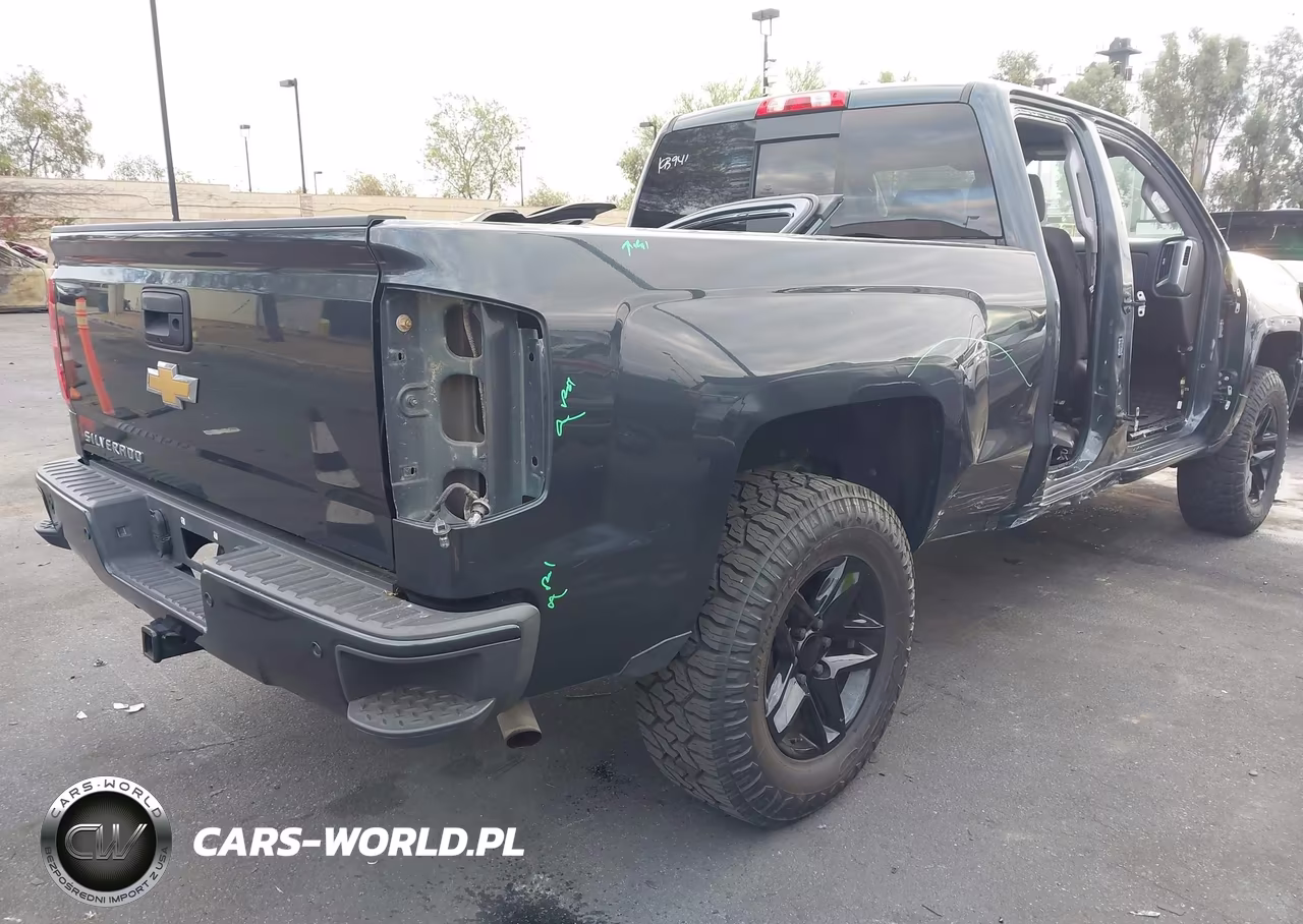 2018 Chevrolet Silverado 1500 2Lt VIN:1GCVKREC7JZ261677 - 4