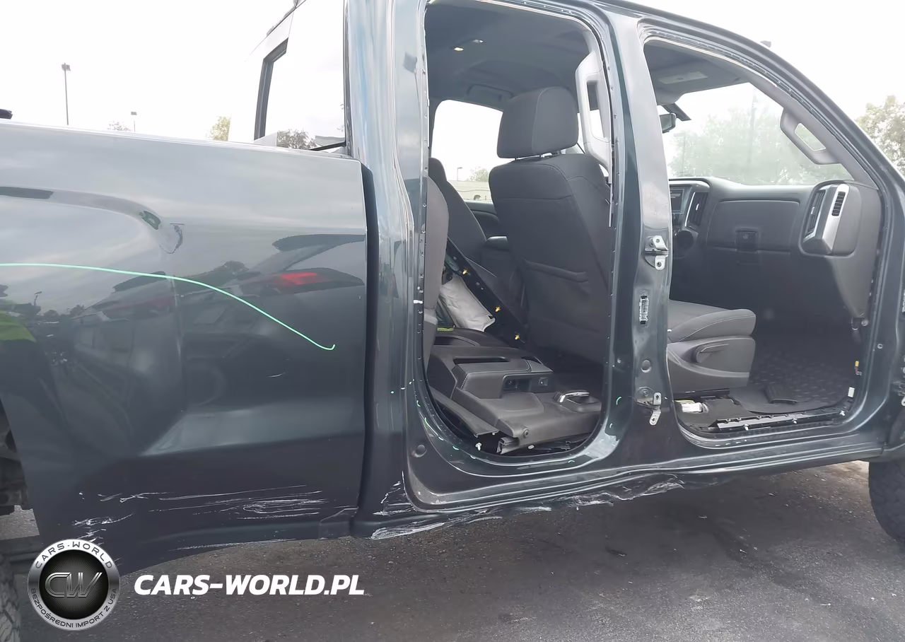2018 Chevrolet Silverado 1500 2Lt VIN:1GCVKREC7JZ261677 - 6