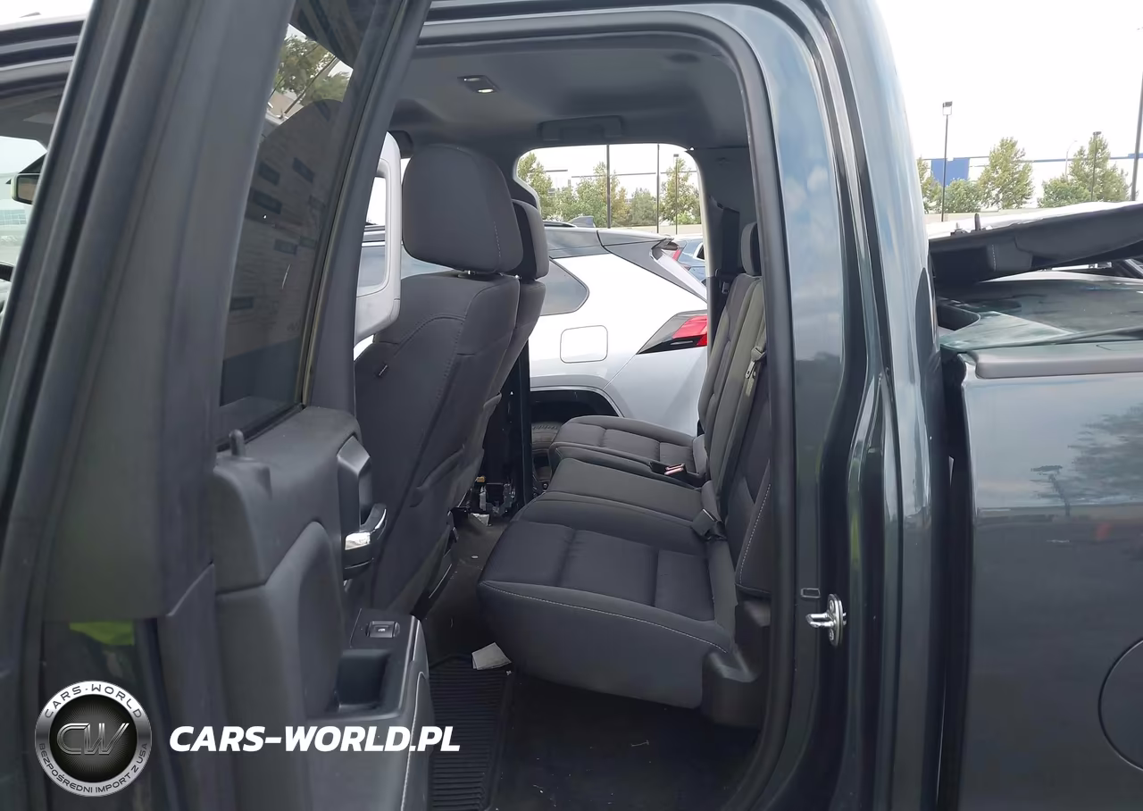 2018 Chevrolet Silverado 1500 2Lt VIN:1GCVKREC7JZ261677 - 8